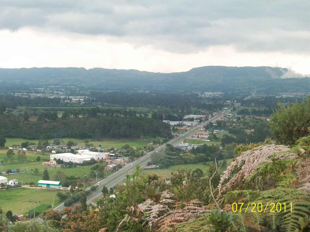 Autopista Bogotá – Medellín en tramo de montaña