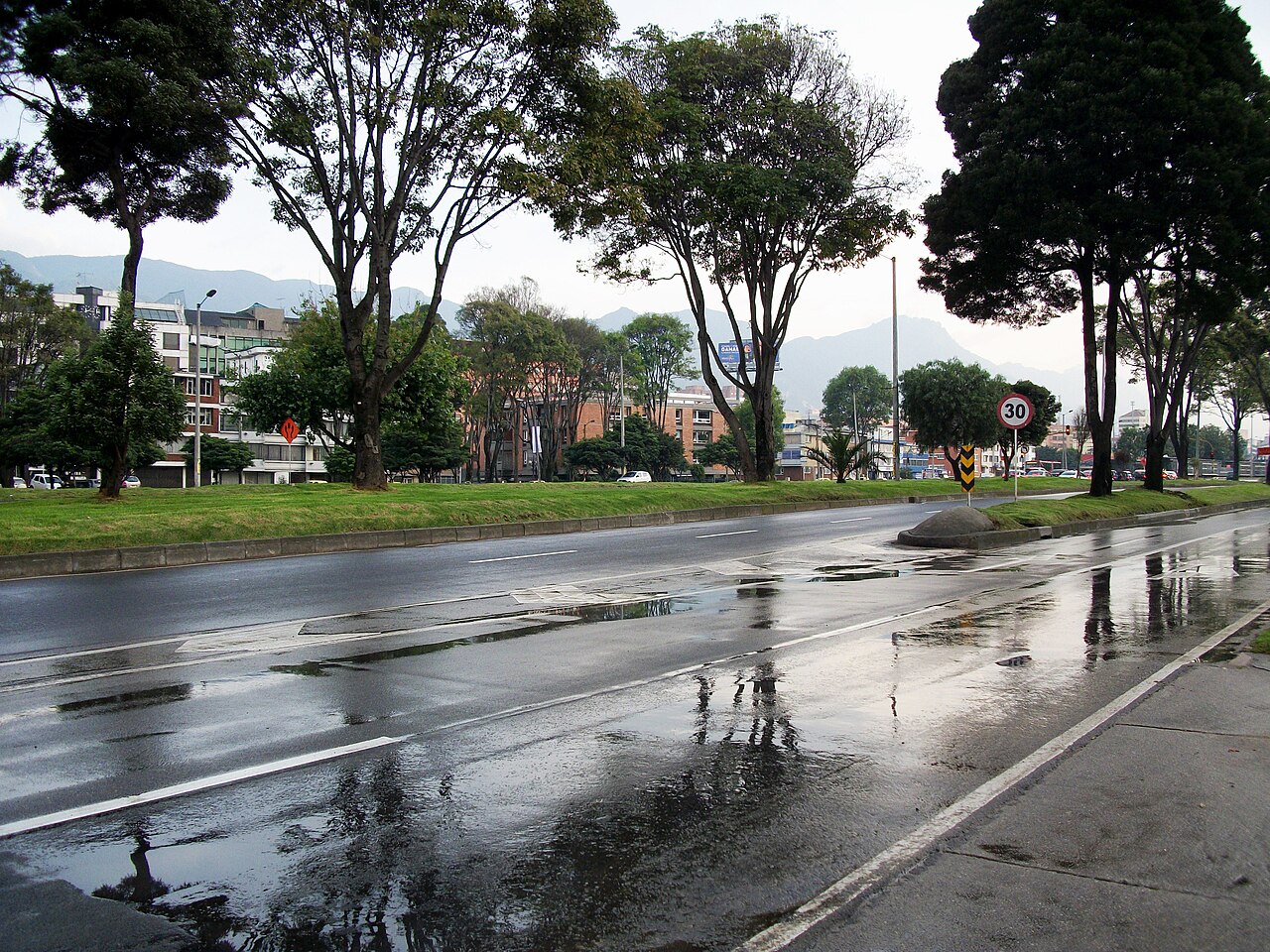 Autopista Norte de Bogotá hacia la Sabana