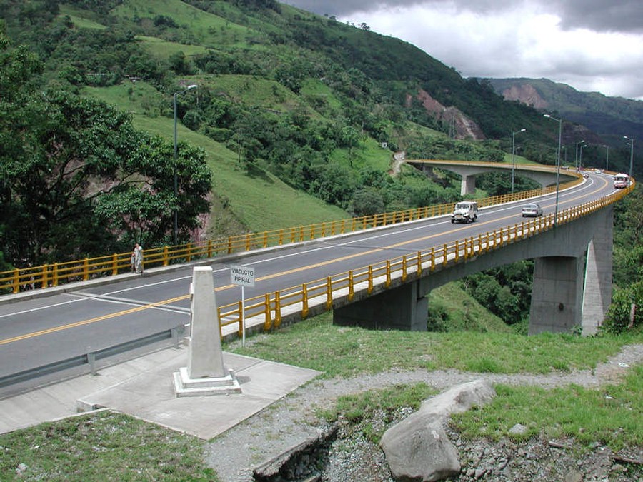 Viaducto Pipiral en la Autopista al Llano, Villavicencio – Bogotá